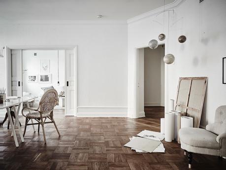 tarima flotante suelo de parquet suelo de madera pisos suecos decoración laminado suelo decoración nórdica escandinava decoración de salones estudios blog decoración nórdica 