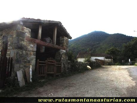 Ruta de los Arrudos y Corteguerón: Aparcamiento en Caleao