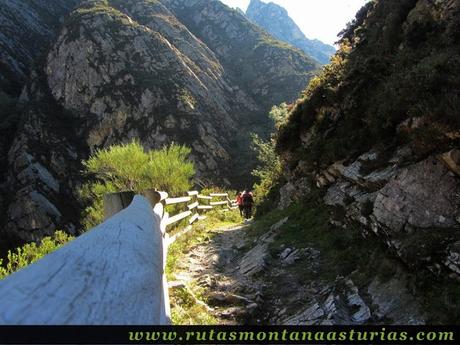 Ruta de los Arrudos y Corteguerón: Sendero vallado