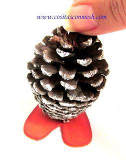 Cómo hacer adornos navideños con piñas paso a paso