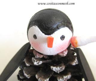 Cómo hacer adornos navideños con piñas paso a paso