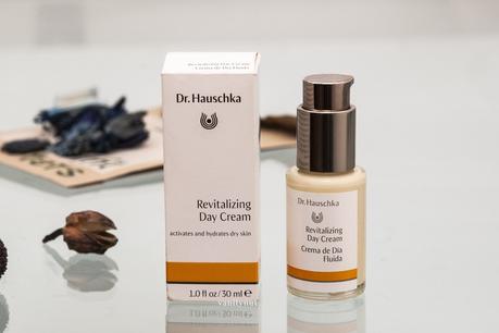 REVITALIZING DAY CREAM · DR HAUSKA