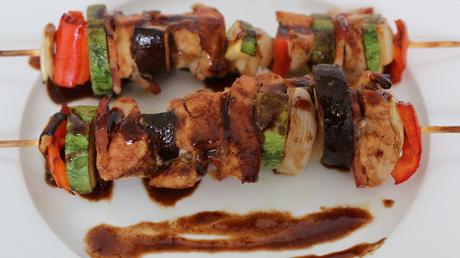 Brochette de pollo con salsa agridulce