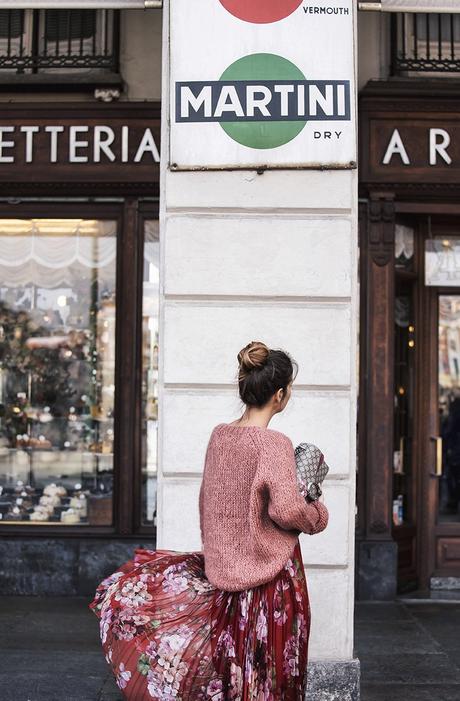 Gucci_Skirt-Clogs-Pink_Sweater-Cuneo-Street_Style-Collage_Vintage-Outfit-Bruna_Rosso-4