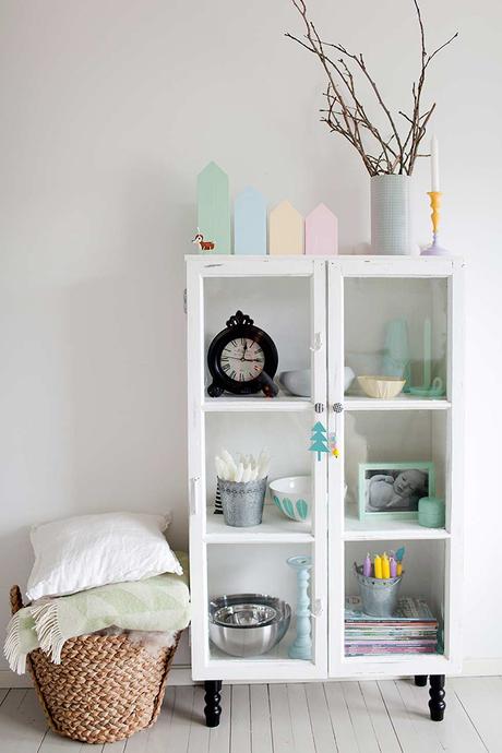 Vivir con niños en una casa blanca y con colores pastel!