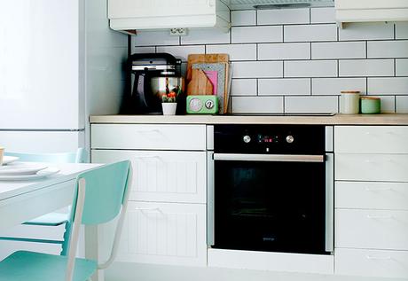 Vivir con niños en una casa blanca y con colores pastel!