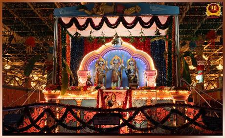 IMAGENES DE PRASHANTI NILAYAM HERMOSAMENTE DECORADO PARA LOS 90 AÑOS DE BHAGAVAN BABA