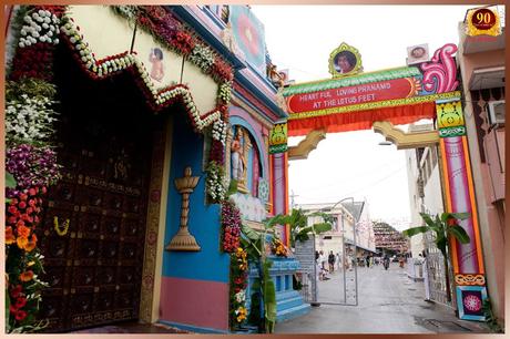 IMAGENES DE PRASHANTI NILAYAM HERMOSAMENTE DECORADO PARA LOS 90 AÑOS DE BHAGAVAN BABA