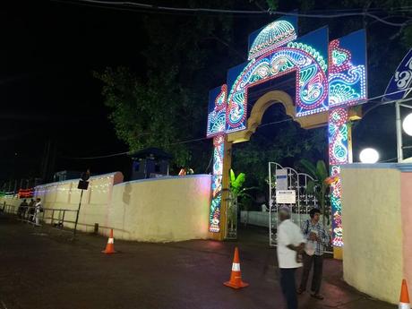 IMAGENES DE PRASHANTI NILAYAM HERMOSAMENTE DECORADO PARA LOS 90 AÑOS DE BHAGAVAN BABA