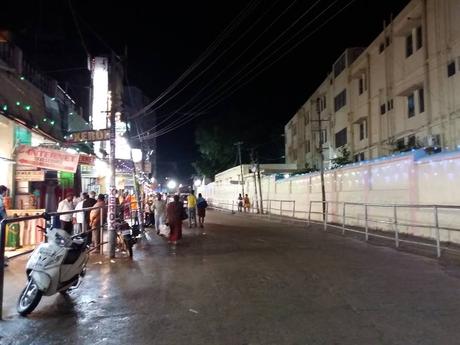 IMAGENES DE PRASHANTI NILAYAM HERMOSAMENTE DECORADO PARA LOS 90 AÑOS DE BHAGAVAN BABA