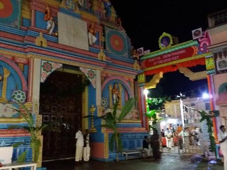 IMAGENES DE PRASHANTI NILAYAM HERMOSAMENTE DECORADO PARA LOS 90 AÑOS DE BHAGAVAN BABA