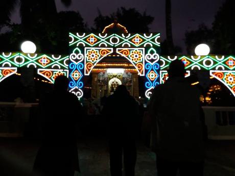 IMAGENES DE PRASHANTI NILAYAM HERMOSAMENTE DECORADO PARA LOS 90 AÑOS DE BHAGAVAN BABA