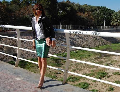 pAILLETTES + pELUCHIN + bIKER #nOUNIFORMES pAILLETTES + pELUCHIN + bIKER #nOUNIFORMES