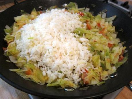 arroz-salteado-con-repollo-