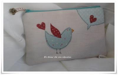 FUNDA CON BOQUILLA, NECESERES Y BOLSO DE Gail Pan.