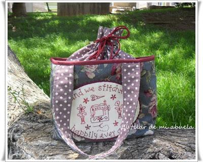 FUNDA CON BOQUILLA, NECESERES Y BOLSO DE Gail Pan.