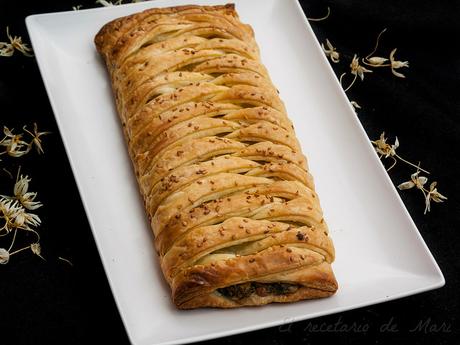 Trenza de hojaldre con espinacas y queso