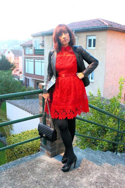 MIS LOOKS - VESTIDO ROJO ENCAJE TOP QUEENS