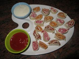 CANAPÉS CON TORTILLAS DE TRIGO