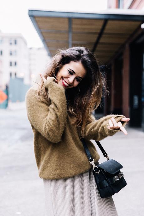 Pleated_Midi_Skirt-Khaki_sweater-Black_Booties-Proenza_Schouler_Bag-NY-New_York_City-Meatpacking-Outfit-Street_Style-Collage_Vintage-18