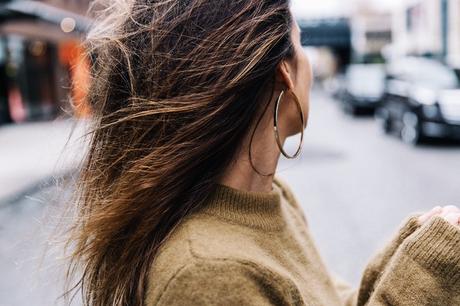 Pleated_Midi_Skirt-Khaki_sweater-Black_Booties-Proenza_Schouler_Bag-NY-New_York_City-Meatpacking-Outfit-Street_Style-Collage_Vintage-39