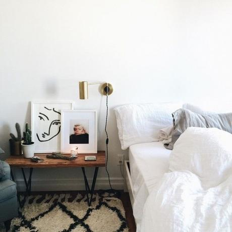 Cuadros en la mesilla