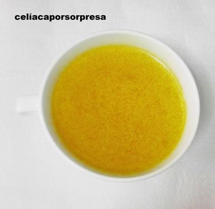 CALDO CASERO DE VERDURAS (olla exprés) caldo-de-verduras-desde-arriba