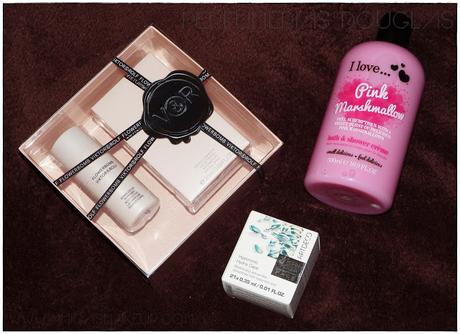 Pedido APP de Perfumerías Douglas, Shower Pink Marshmallow, ArtDeco Hydra Sérum y Kit FlowerBomb Viktor & Rolf
