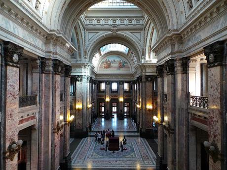 Una ruta por el Montevideo menos turístico: Palacio Legislativo, Torre Antel, MAM y Barrio Reus