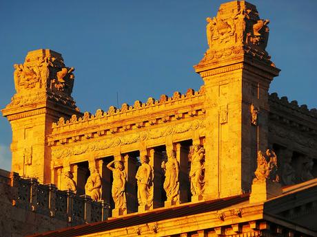 Una ruta por el Montevideo menos turístico: Palacio Legislativo, Torre Antel, MAM y Barrio Reus