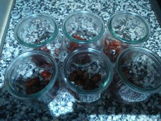 PASTEL DE YOGUR, DÁTILES Y FRAMBUESAS