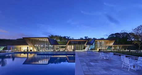 Club Serra Dourada – Alphaville en Brasil, de Gustavo Penna