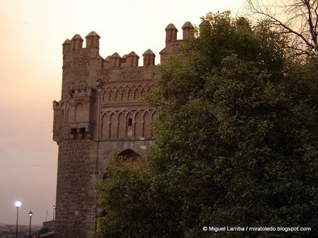 Admirable puerta del Sol