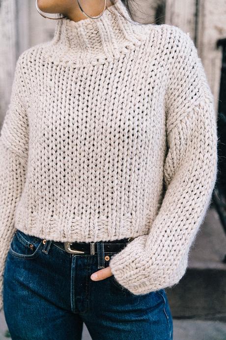 White_Knitwear-Turtleneck-Levis_Vintage-The_Reformation-Vintage_Belt-Proenza_PS11_Bag-Outfit-New_York-Collage_Vintage-Street_Style-1