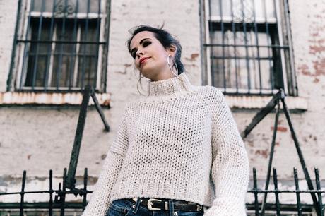 White_Knitwear-Turtleneck-Levis_Vintage-The_Reformation-Vintage_Belt-Proenza_PS11_Bag-Outfit-New_York-Collage_Vintage-Street_Style-48