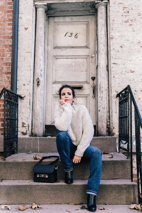 White_Knitwear-Turtleneck-Levis_Vintage-The_Reformation-Vintage_Belt-Proenza_PS11_Bag-Outfit-New_York-Collage_Vintage-Street_Style-9