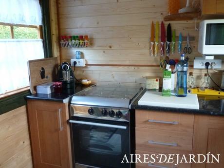 Resultado instalación por nuestros montadores de una casita de madera Laura 2 en un camping de Tossa de Mar (GIRONA)