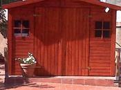 Instalación caseta madera CHRISTA nuestro cliente Antonio BARCELONA Dekor Lasur color Caoba