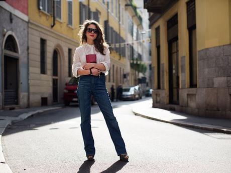 STYLE TIPS; HOW TO WEAR A VICTORIAN BLOUSE.-