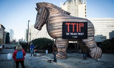 EL TRATADO DE LIBRE COMERCIO ATENTA CONTRA LA DEMOCRACIA DE LOS ESTADOS EUROPEOS