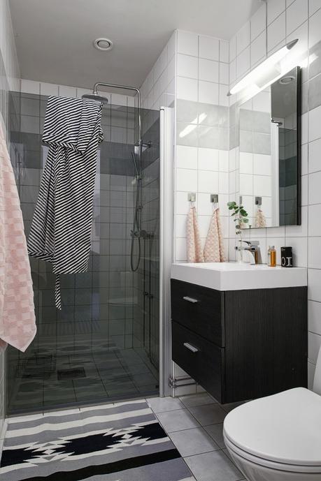 Mini cocina femenina y con estilo mini pisos nórdicos lampara de plumas Eos lightbrown de la marca danesa Vita decoración pisos pequeños decoración femenina decoración cocinas nórdicas decoración cocinas blog decoración nórdica 