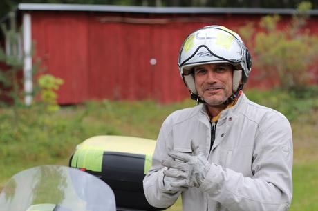 Junto a la kesämökki de Andrej, preparado para seguir viaje