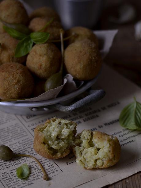 ARANCINI DE PESTO CON SALSA MARINARA