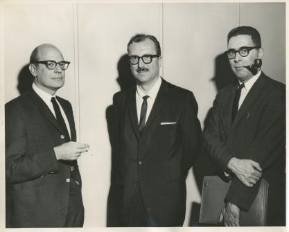 Stanley Schacter a la izquierda en un simposio sobre Motivación en Nebraska (1964).