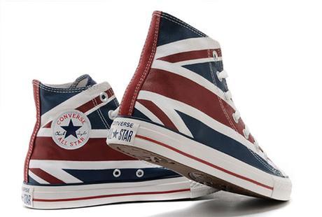 Zapatillas de lona Chuck Taylor con la bandera de Reino Unido