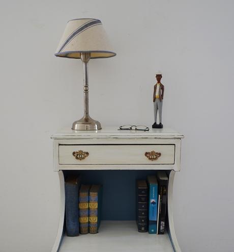 Mesita con look masculino