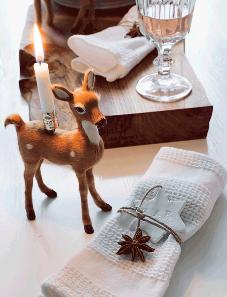 LA BLANCA NAVIDAD DE UNA CASA ...   P E R F E C T A!