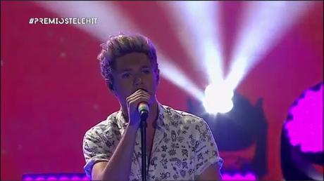 Reviva Las presentaciones de One Direction en los Premios Telehit 2015