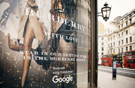 Burberry invita a sus clientes a protagonizar su película festiva a través de “The Burberry Booth” accionado por Google