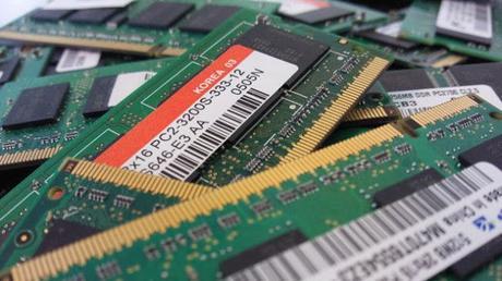 Samsung trabaja en la producción de memoria RAM de 128 GB